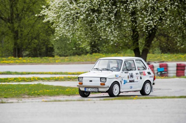 Fiat 126p ile dzisiaj kosztuje legenda? Motoleasing.pl